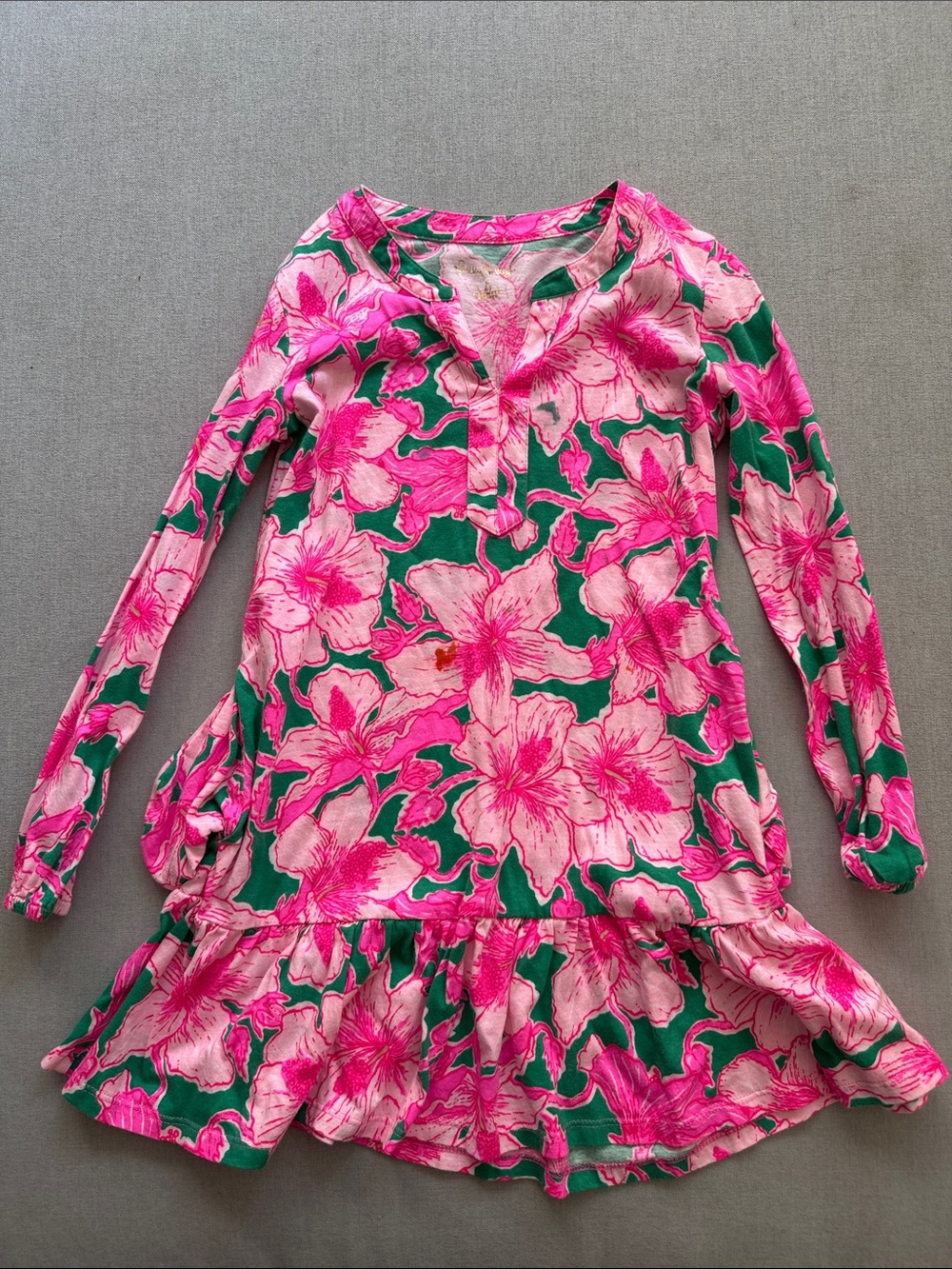 Lilly Pulitzer girls long sleeved dress size M or 6-7 in hibiscus kiss pattern